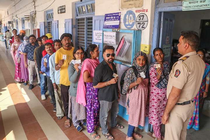 Chapra Assembly Election Results 2025: Shatrughan Yadav Aka Khesari Lal Yadav Leads In Early Trends