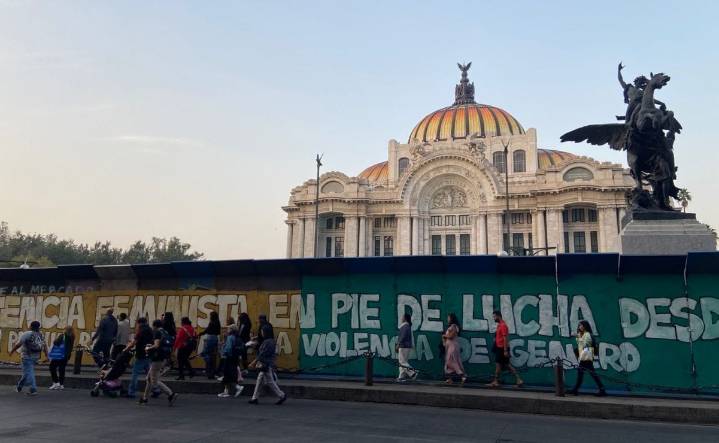 Comercios y recintos del Centro Histórico se blindan previo al 25N; autoridades refuerzan operativo