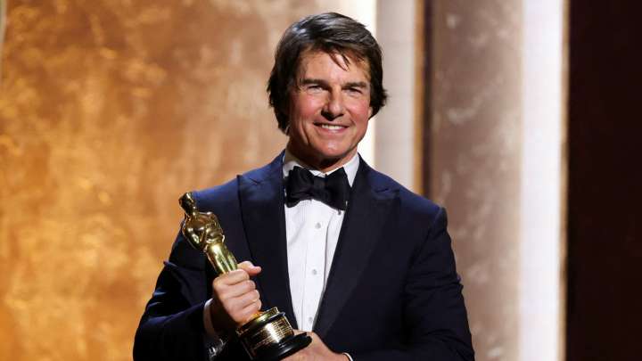 Tom Cruise Recibe Oscar Honorífico de Manos de Alejandro González Iñárritu