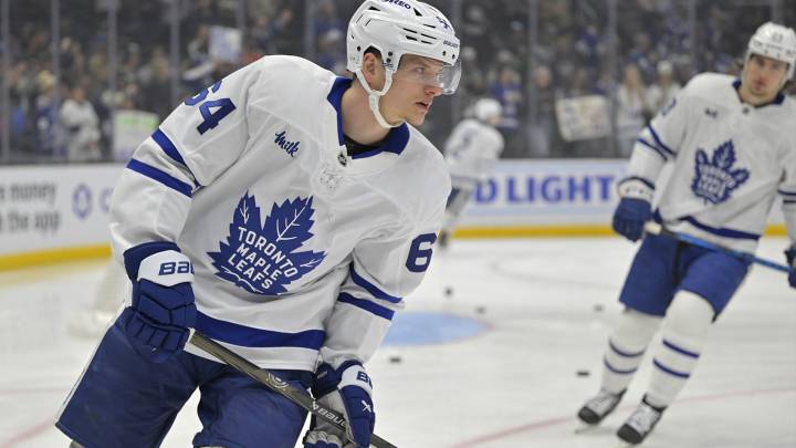 Canucks, David Kampf agree to $1.1 million contract