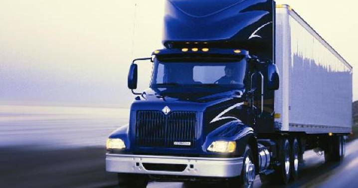 Ohio Turnpike issues travel ban for high-profile vehicles ahead of Thanksgiving winter storm