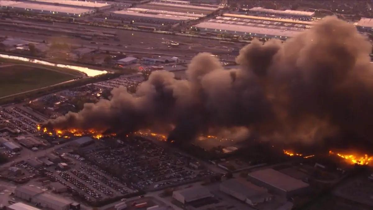 Avión de UPS se estrella cerca del aeropuerto internacional de Louisville; hay heridos