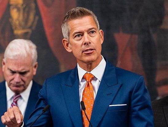 Transpo Secretary Sean Duffy could shut down U.S. airspace