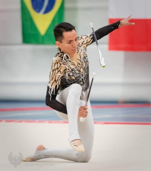 Gimnasta chihuahuense Jaredh Muñiz sube al podio en Internacional Master en Ámsterdam, Holanda