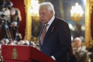 "Preservar a toda costa la convivencia pacífica”. El potente llamado de Felipe González al recibir la máxima condecoración de la corona española