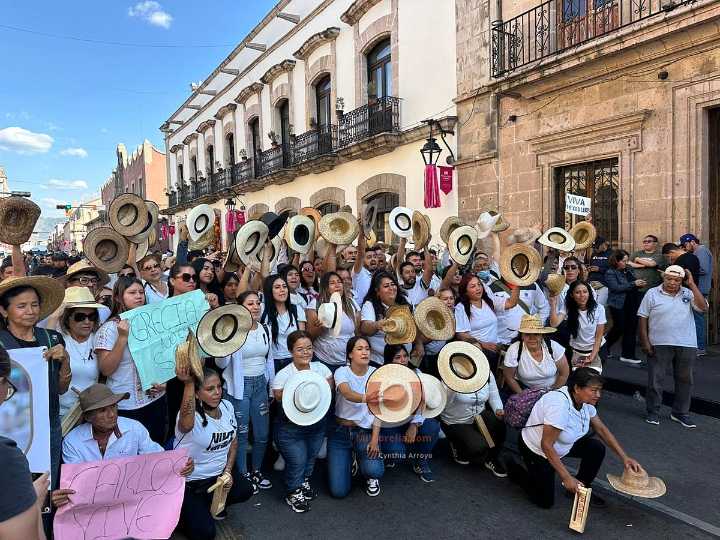 “Presidenta, presidenta, presidenta” fue el apoyo de uruapenses a Grecia Quiroz