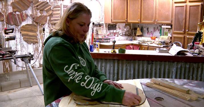 Central Minnesota woman turns old barnwood into works of art