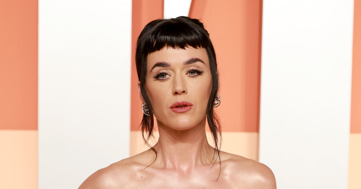 Katy Perry Aced Holiday Dressing In A Cozy Turtleneck & Miniskirt