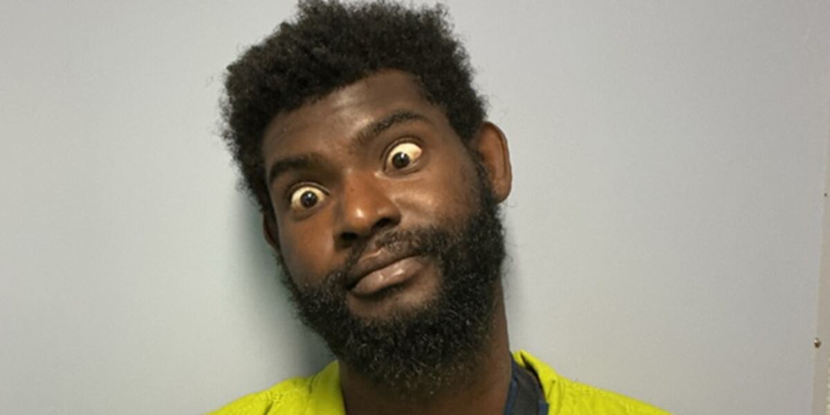 Man arrested for murder after shooting at Roanoke gas station