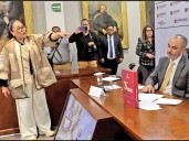 Mujer trapea con fiscal de Hidalgo; es una vergüenza cómo actúas, dice