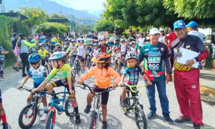 Festival Tour Giro Andino abre la Navidad con ciclismo menor y respaldo institucional