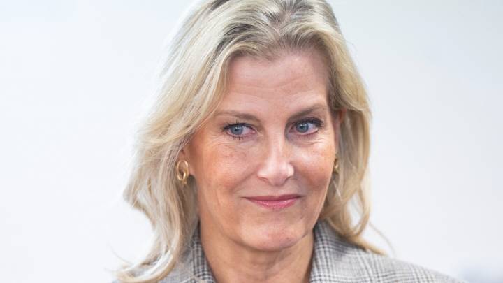 La duquesa Sofía de Edimburgo luce espectacular con el vestido de terciopelo perfecto para Navidad