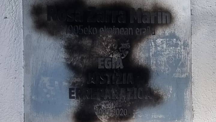 Vandalizan la placa dedicada a Rosa Zarra en San Sebastián: Esan dice que el acto vandálico "no representa a la Ertzaintza"