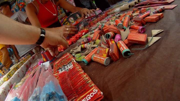 Desmantelan puesto ilegal de venta de pirotecnia en centro de San...