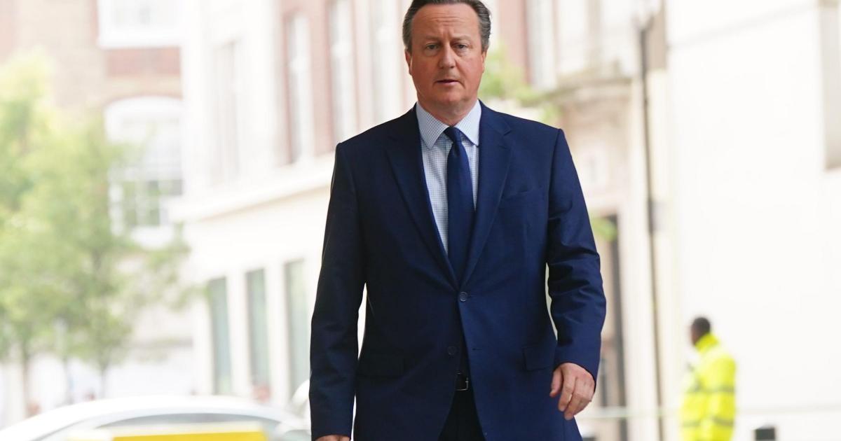 Prostate cancer: What are the symptoms and how is it treated?