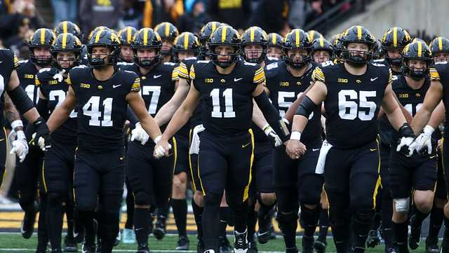 How to watch and stream Iowa football vs. Oregon