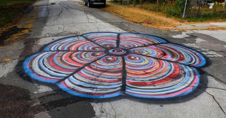 Mystery Morningside street flower artist busted