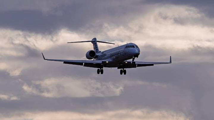 American Airlines plane, vehicle ‘make contact’ at O’Hare Airport