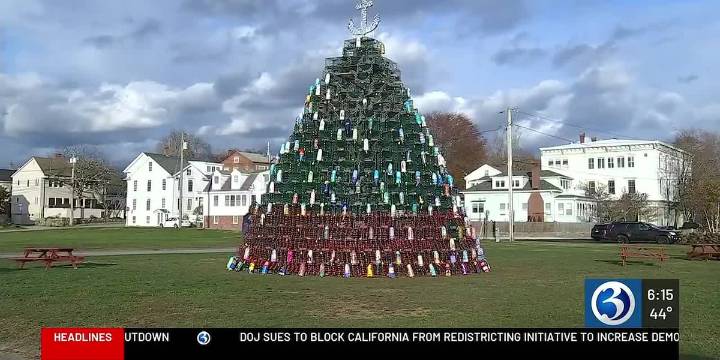 Volunteers putting finishing touches on 40-foot lobster trap tree in Stonington