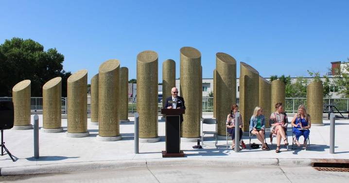 Mason City Riverwalk plaza named for Mayor Bill Schickel