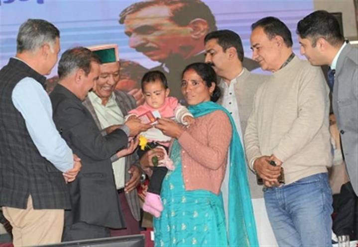Himachal : CM provides major relief to disaster-affected families, distributes Rs. 81Cr in assistance