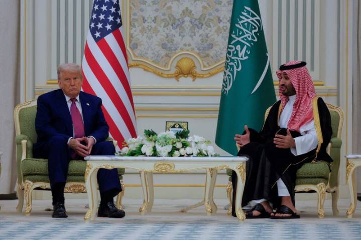 Analysis-Before talks with Trump, Saudi Arabia doubles down on terms for Israel ties