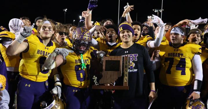 Hobart avenges regular season loss, beats Lowell to win sectional