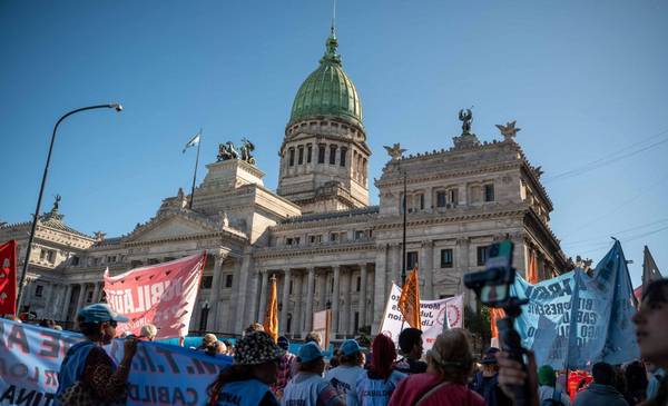 En la víspera de diciembre, la calle se recalienta contra Milei y el ajuste