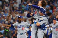 Smith y Yamamoto héroes de Dodgers en conquista de Serie Mundial