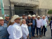 Inicia diálogo de transportistas y productores con Gobernación