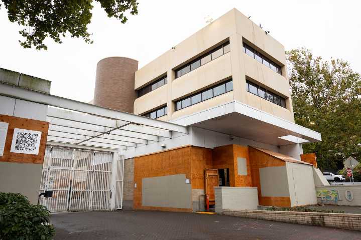 Man sentenced for attempting to barricade door of Portland ICE building