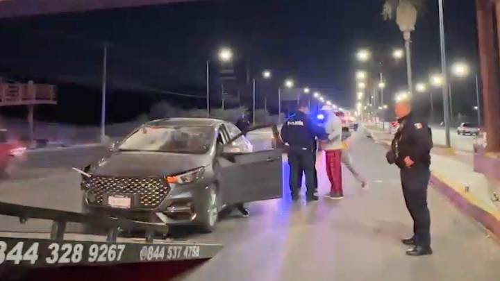 Hombre queda malherido tras ignorar puente peatonal y ser atropellado