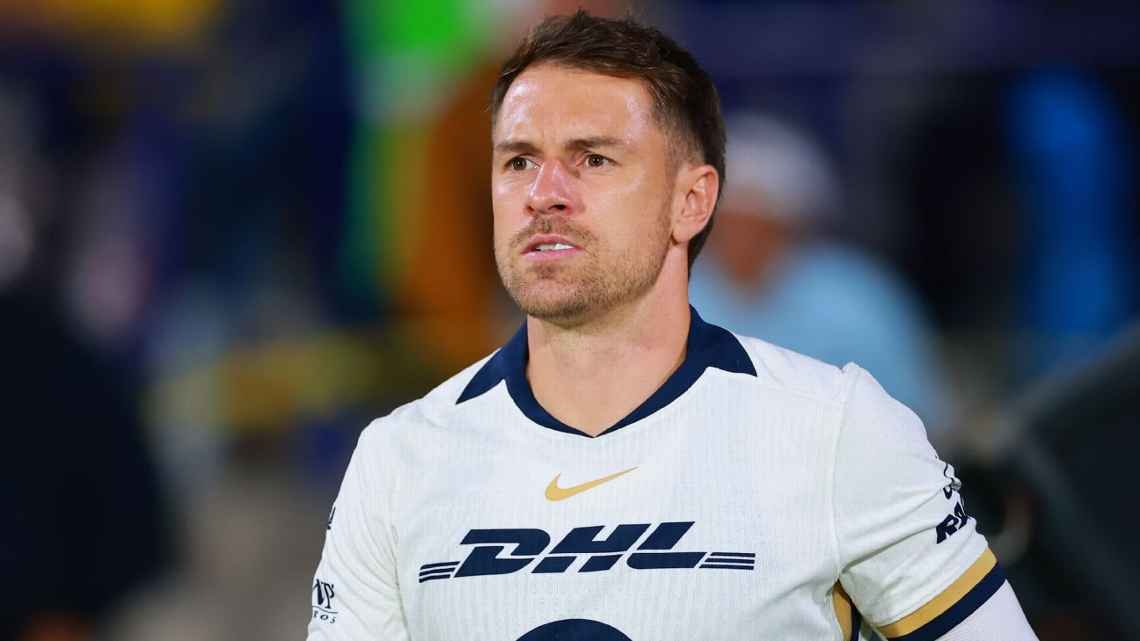 Aaron Ramsey causa baja de Pumas