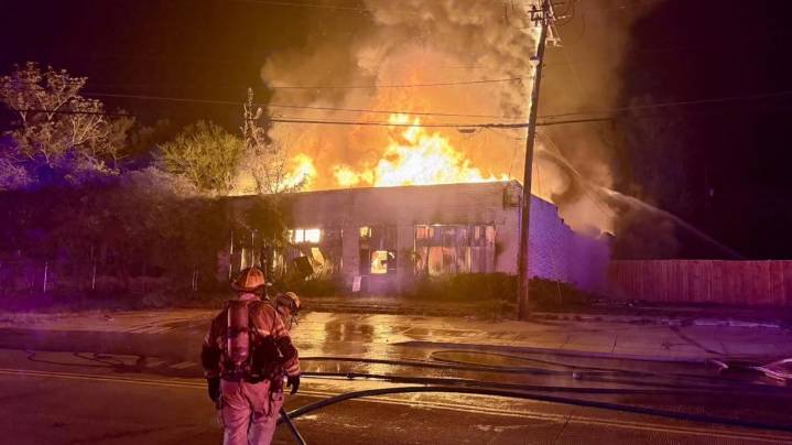 Fire destroys vacant Longview building, causes over $72,000 in damage
