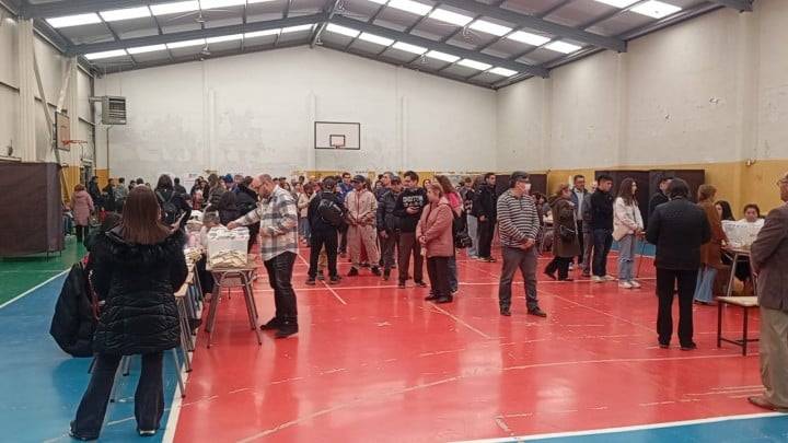 Tres personas fueron detenidas en la misma mesa electoral por negarse a ser vocales