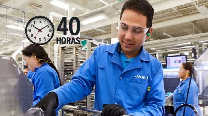 ¡Es un hecho! Empleados mexicanos celebran avance hacia la j...