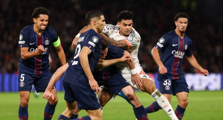 Tarjeta roja a Luis Díaz en el PSG vs Bayern: ver falta contra Achraf Hakimi por Champions League