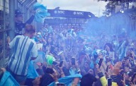 La alegría de Franco Colapinto junto a la hinchada de argentinos en el GP de Brasil
