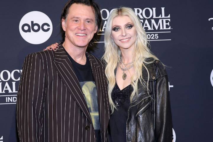 Jim Carrey Reunites With ‘Grinch’ Co-Star Taylor Momsen 25 Years Later