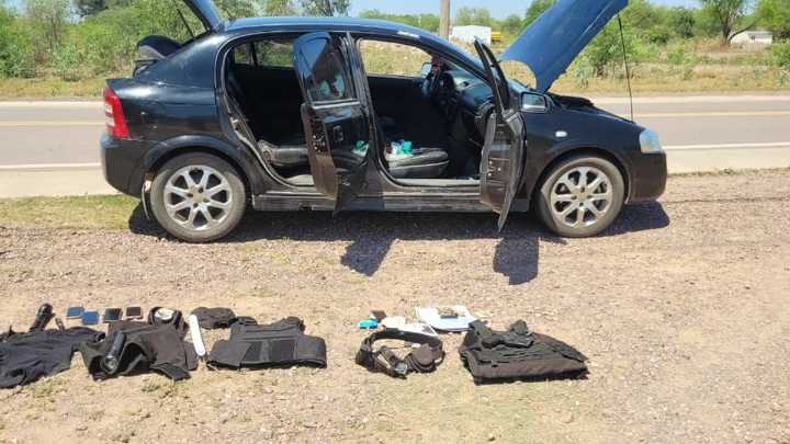 Detienen a policías que cobraban "peajes" a los tours de compras