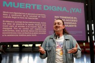 Lucha por eutanasia en México se hace visible en el metro de la capital