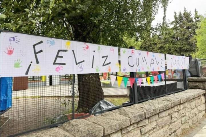 Con plantación de árboles, 200 niños y niñas celebraron el 45° aniversario del Jardín N°12