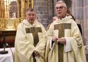 Los franciscanos Juan Manuel Núñez y Óscar Solloa se despiden del monasterio de Santo Toribio
