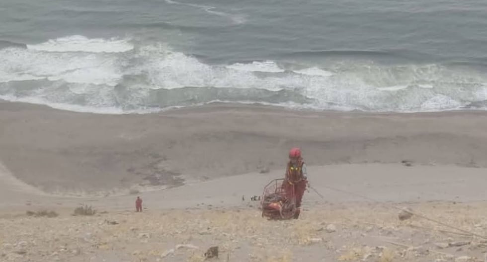 Arequipa: Extranjera muere y su bebé sobrevive a la caída de una camioneta a un barranco