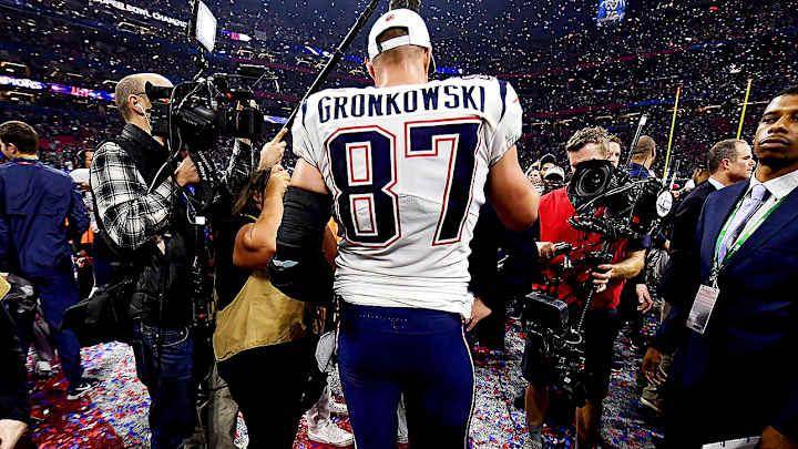 Firmará Gronkowski contrato simbólico para retirarse con los Patriots