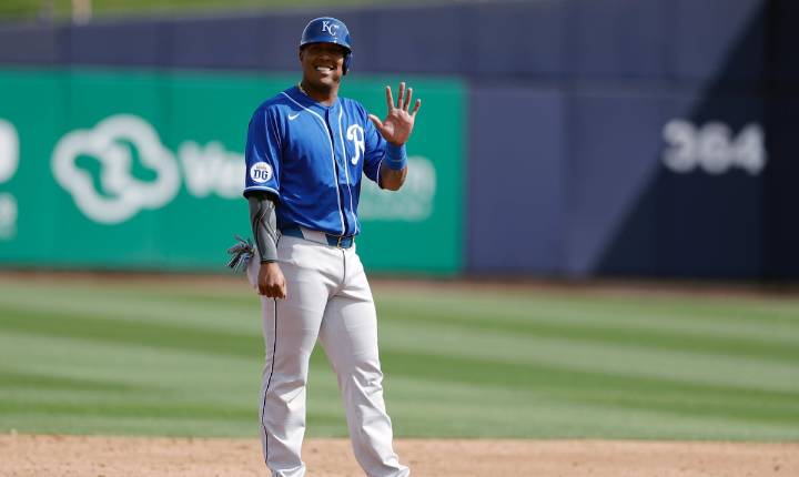 Salvador Pérez firma por dos años para seguir con los Royals