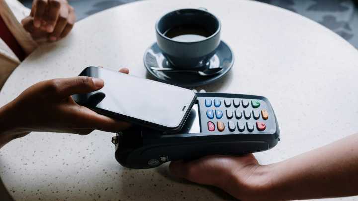 Police: Tap-to-pay scammer did 60 fraudulent buys locally in 3 days