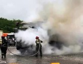 Incendio de un camión en el Parque Industrial