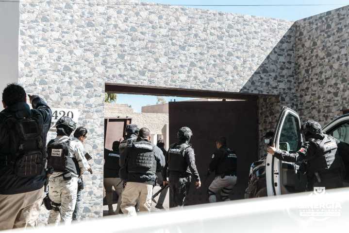 Ejecutan cateos y detienen a 6