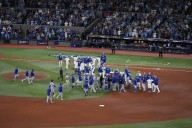 Blue Jays, Dodgers benches clear in Game 7 of World Series